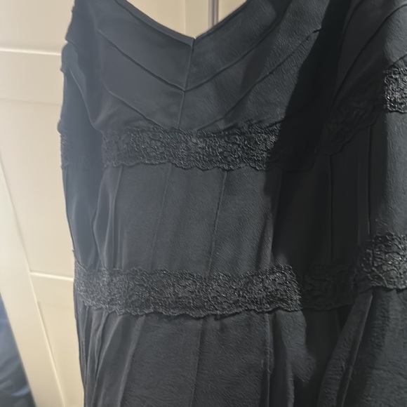 Anne Klein little black dress - Picture 2 of 4